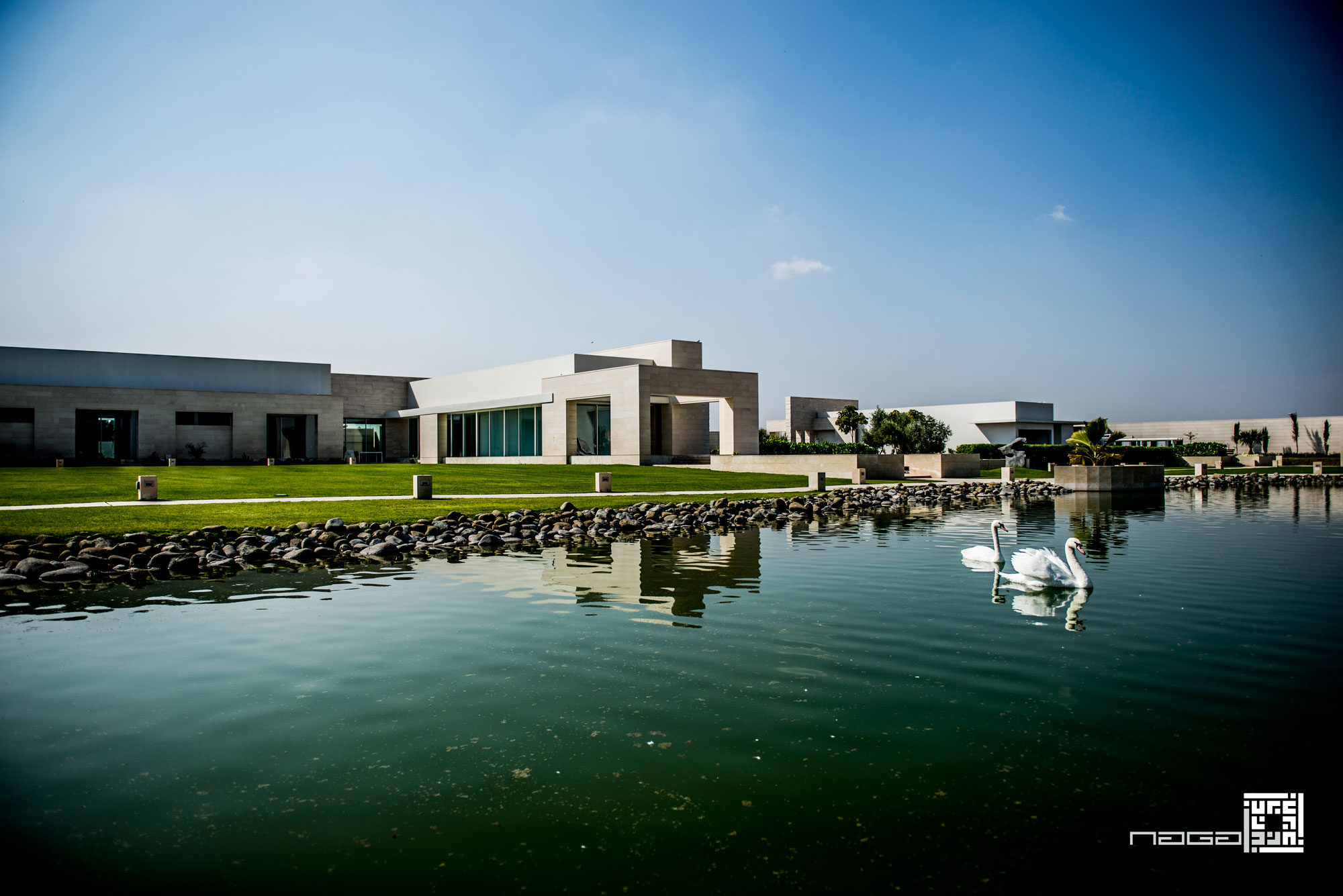 A Stunning Contemporary Villa with Amazing Panoramic Views in Dubai by NAGA Architects (8)