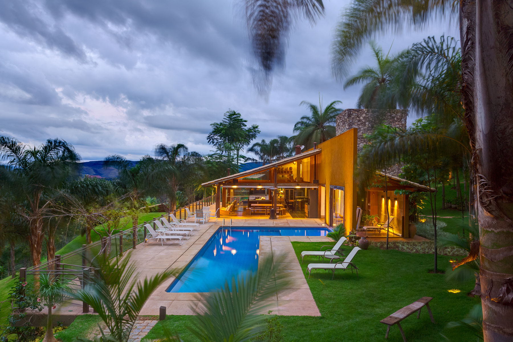 A Stunning Country Contemporary Home with Elegant Interior Atmosphere in São Sebastião by Ana Cristina Faria & Maria Flávia Melo (17)