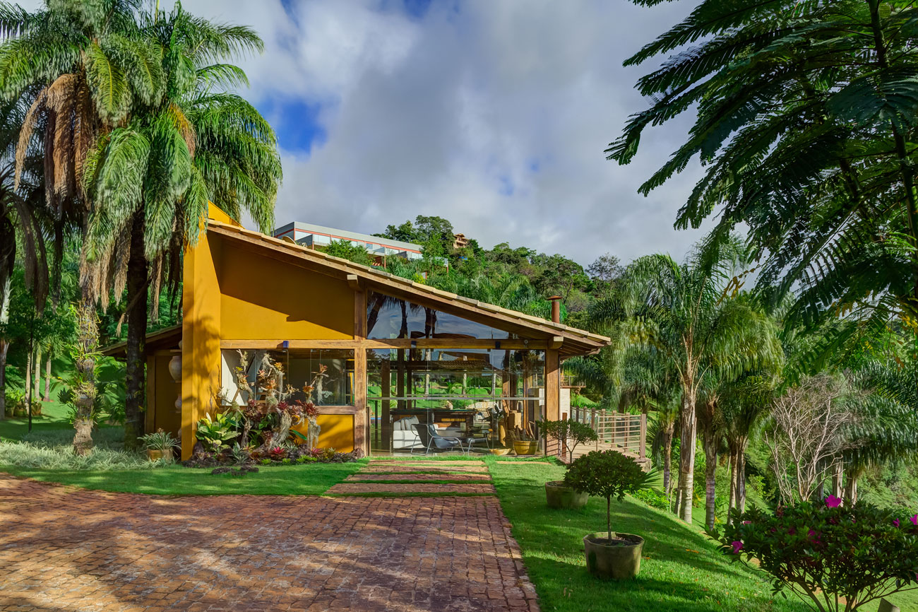 A Stunning Country Contemporary Home with Elegant Interior Atmosphere in São Sebastião by Ana Cristina Faria & Maria Flávia Melo (3)