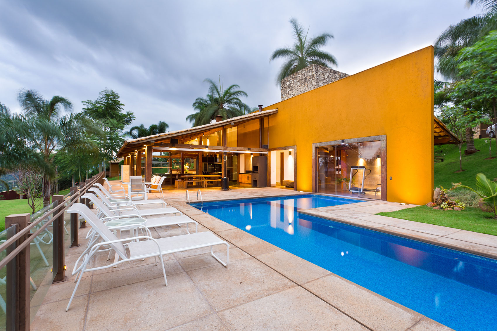A Stunning Country Contemporary Home with Elegant Interior Atmosphere in São Sebastião by Ana Cristina Faria & Maria Flávia Melo (5)