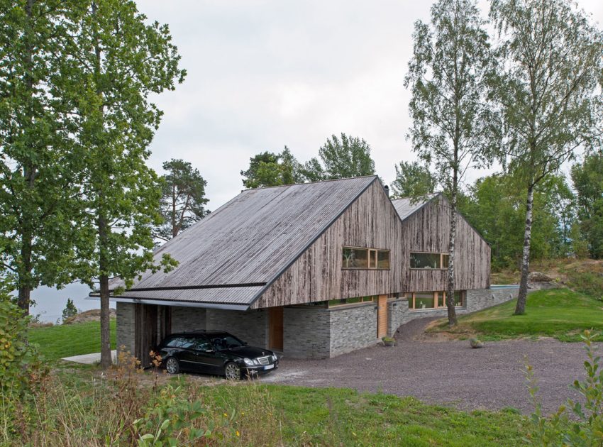 A Stunning Double-Gabled House Surrounded by Lush Natural Landscape in Holmestrand, Norway by Schjelderup Trondahl Architects AS (3)