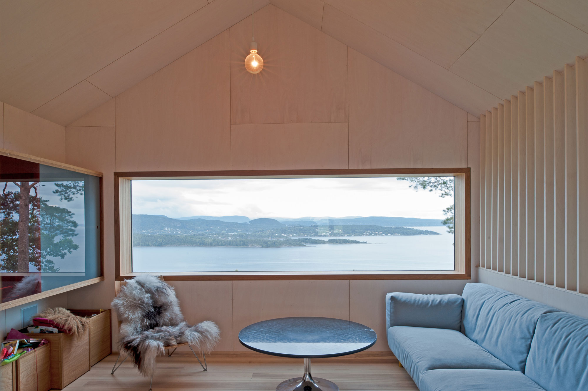A Stunning Double-Gabled House Surrounded by Lush Natural Landscape in Holmestrand, Norway by Schjelderup Trondahl Architects AS (7)