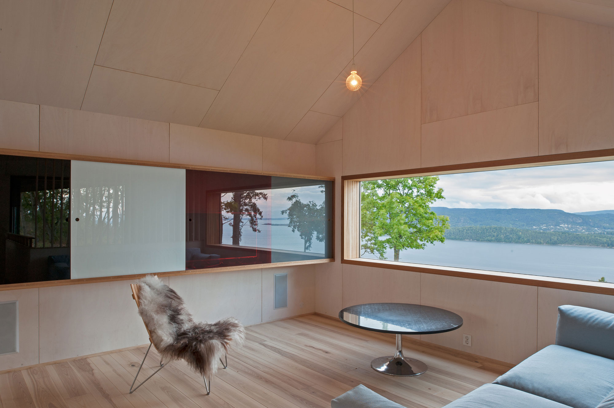 A Stunning Double-Gabled House Surrounded by Lush Natural Landscape in Holmestrand, Norway by Schjelderup Trondahl Architects AS (8)