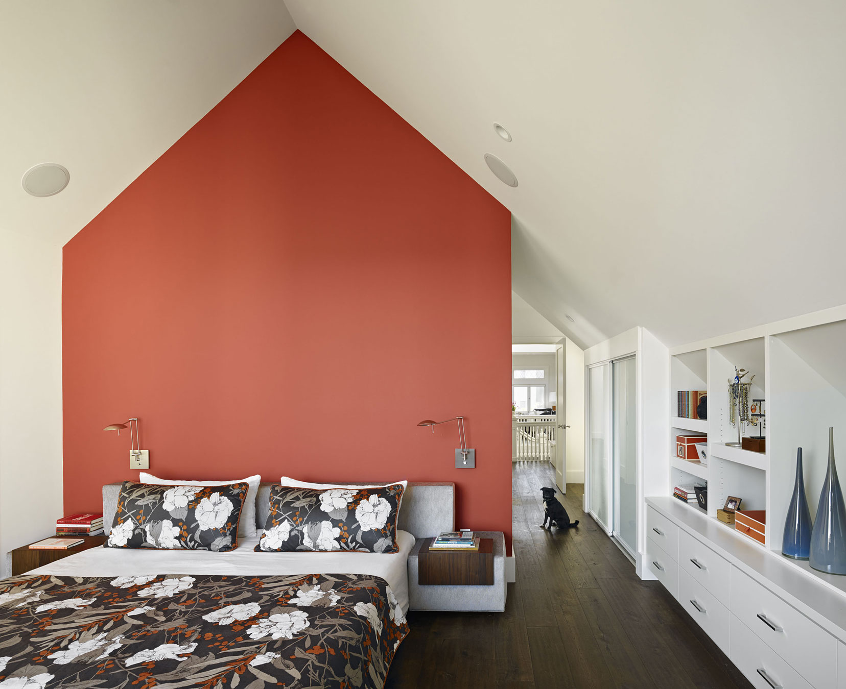 A Stunning House with Two Faces Made of Recycled Plastic and Massive Glass Walls in San Francisco by Kennerly Architecture & Planning (12)