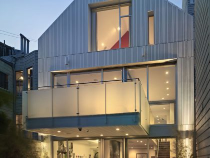 A Stunning House with Two Faces Made of Recycled Plastic and Massive Glass Walls in San Francisco by Kennerly Architecture & Planning (15)