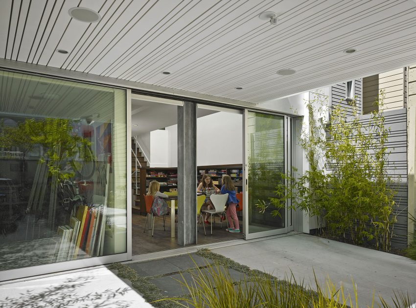 A Stunning House with Two Faces Made of Recycled Plastic and Massive Glass Walls in San Francisco by Kennerly Architecture & Planning (6)