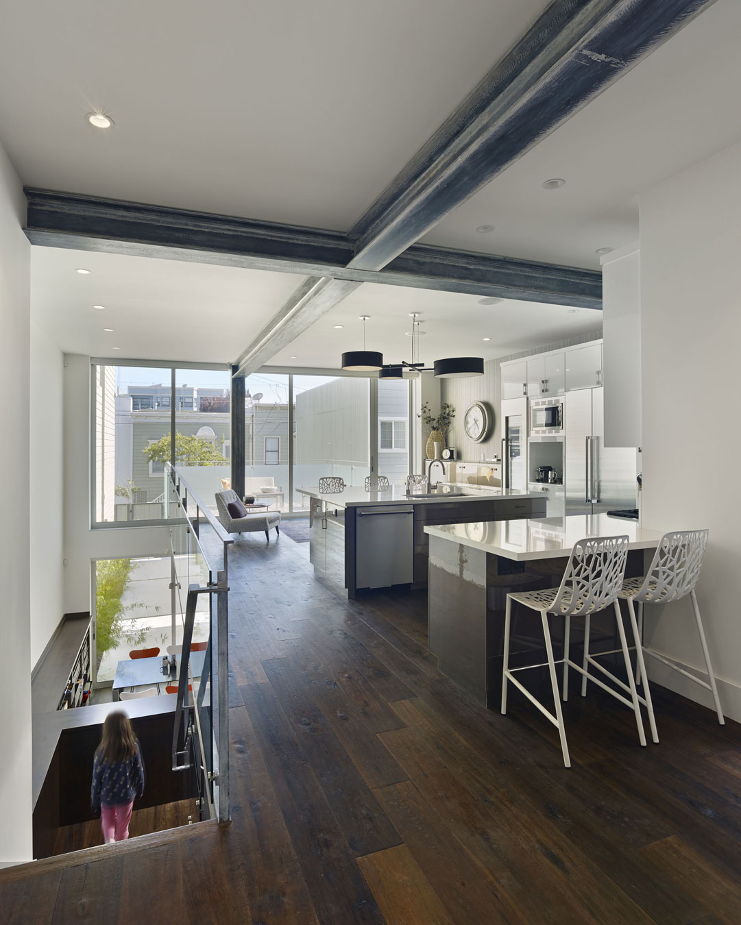 A Stunning House with Two Faces Made of Recycled Plastic and Massive Glass Walls in San Francisco by Kennerly Architecture & Planning (9)