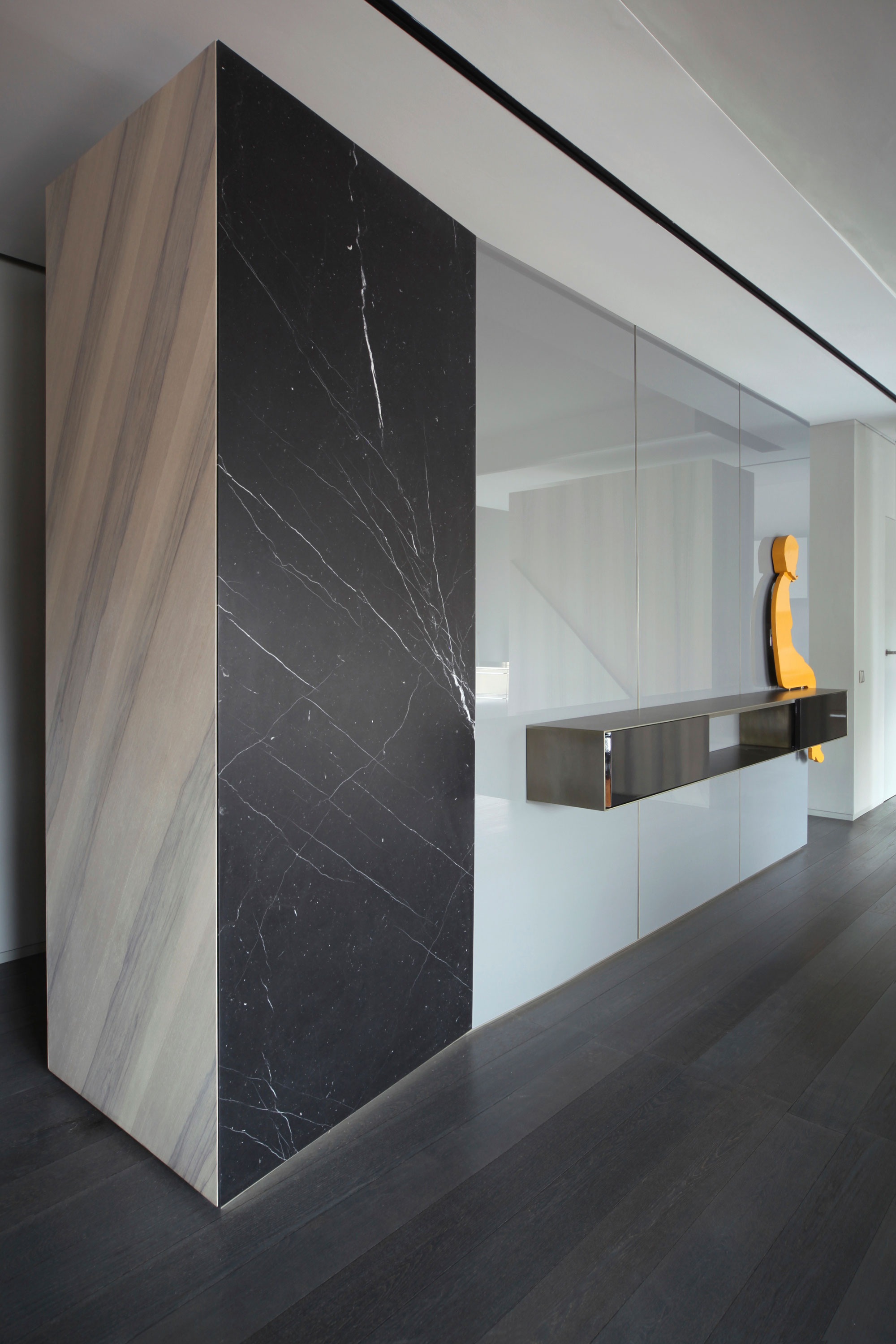 A Stunning Mezzanine Apartment with Unconventional and Spectacular Views in Turin, Italy by UdA (11)