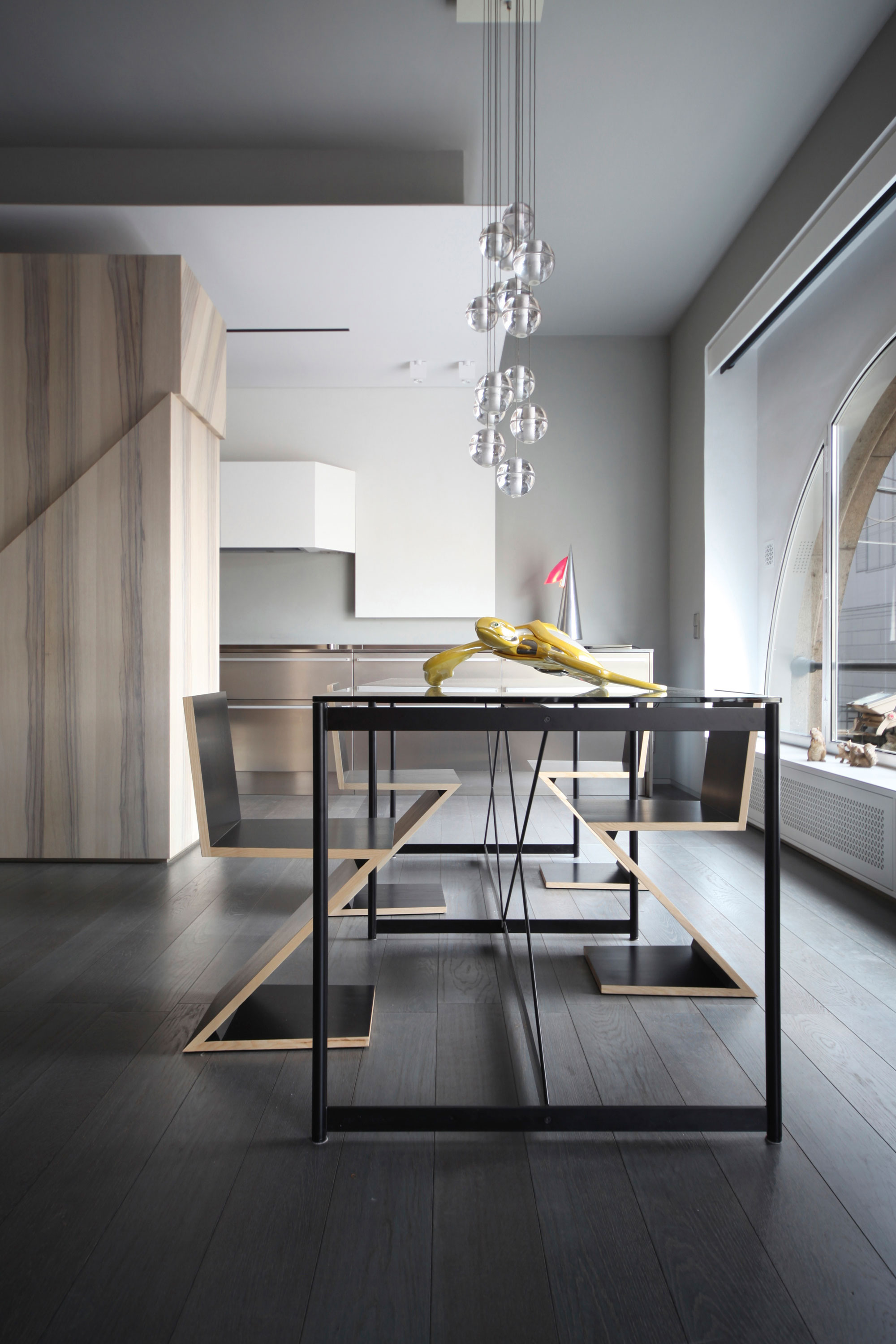 A Stunning Mezzanine Apartment with Unconventional and Spectacular Views in Turin, Italy by UdA (16)