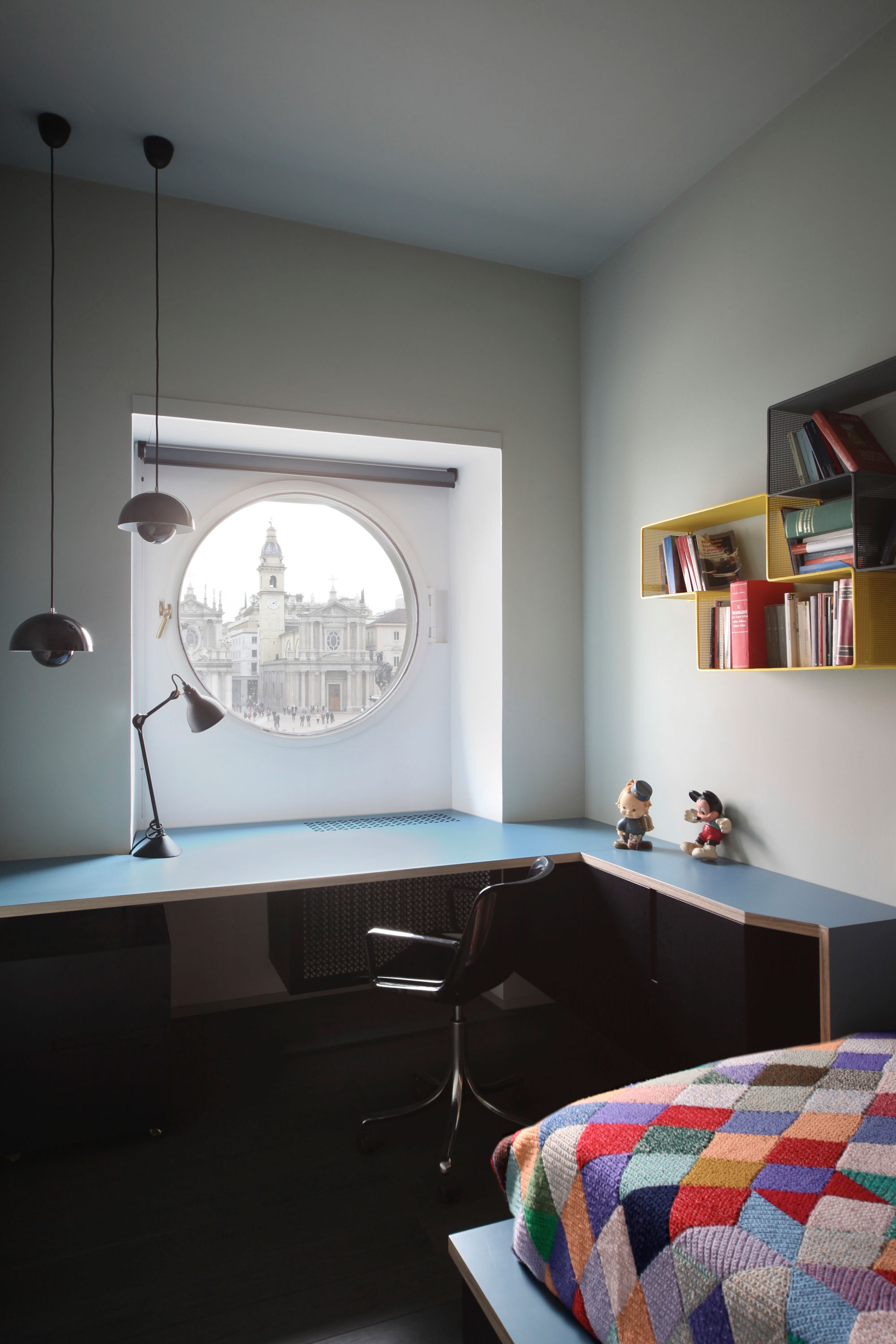 A Stunning Mezzanine Apartment with Unconventional and Spectacular Views in Turin, Italy by UdA (19)