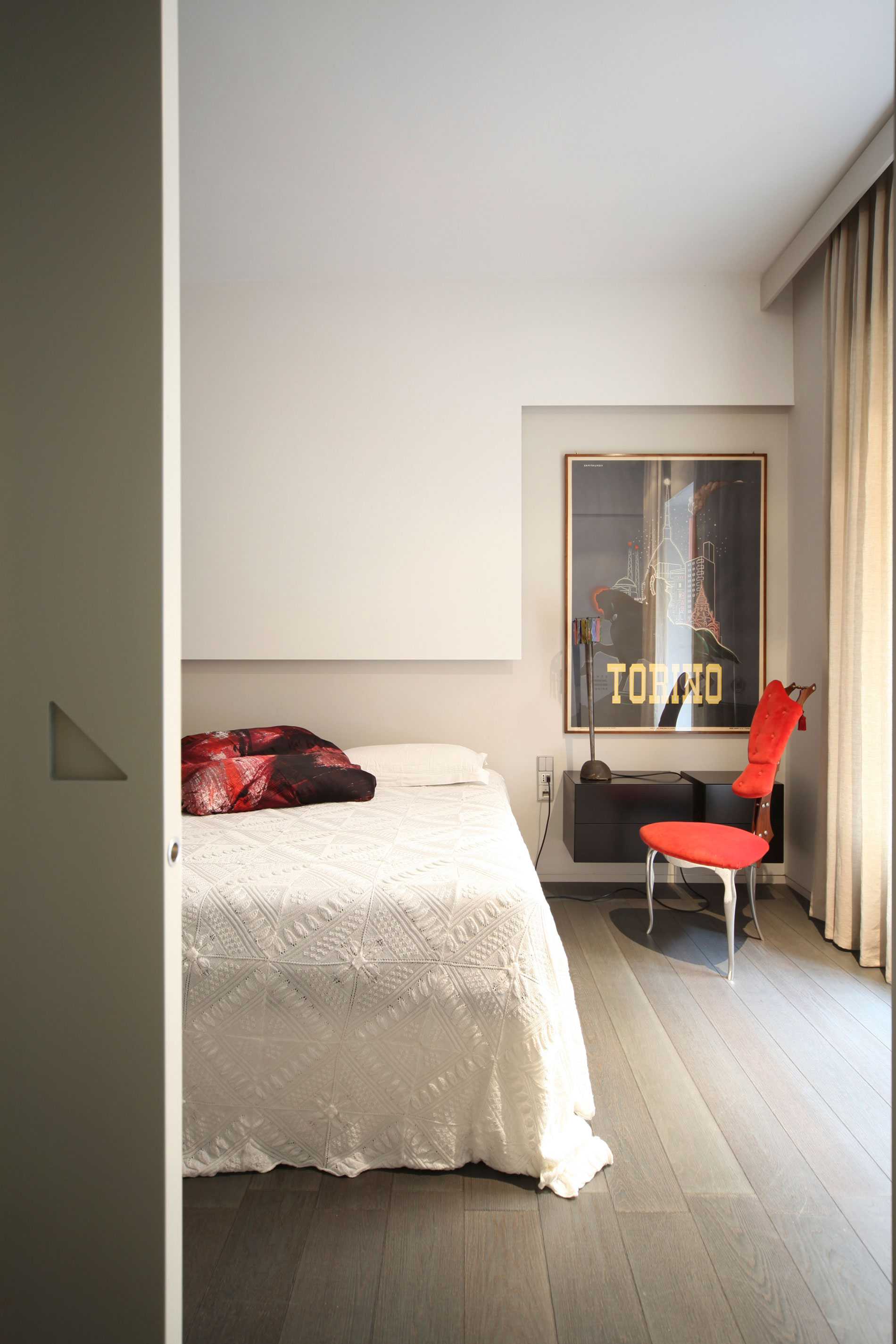 A Stunning Mezzanine Apartment with Unconventional and Spectacular Views in Turin, Italy by UdA (21)