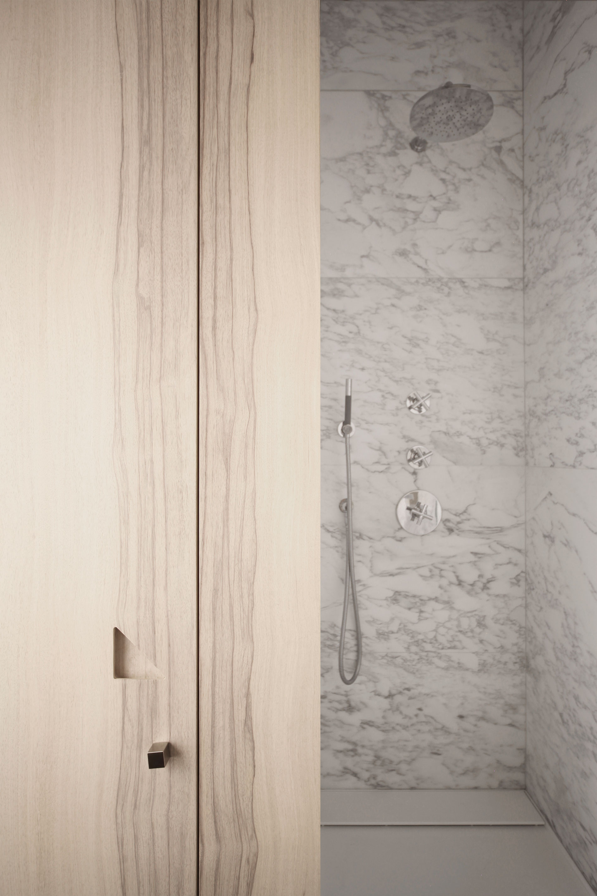 A Stunning Mezzanine Apartment with Unconventional and Spectacular Views in Turin, Italy by UdA (27)