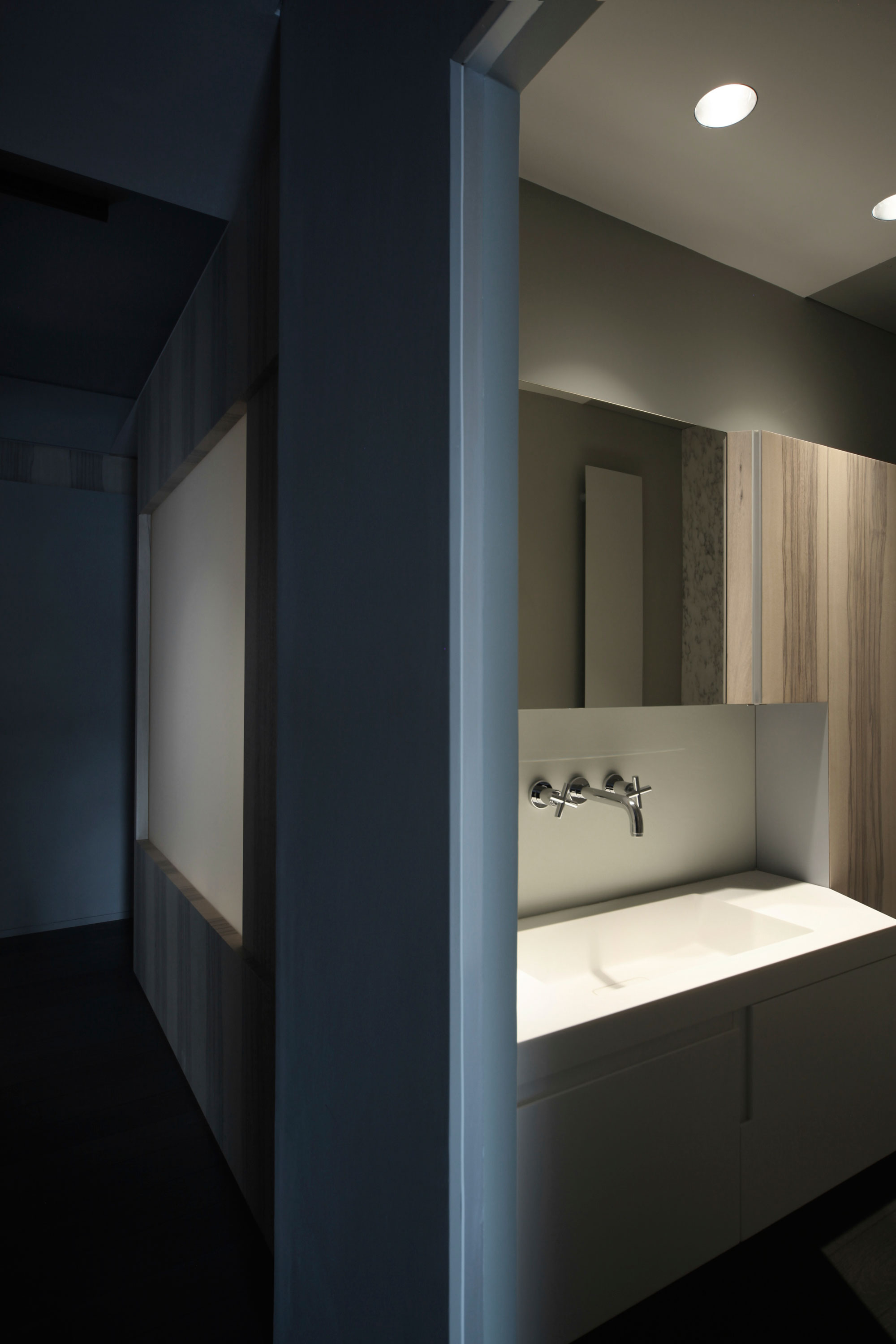 A Stunning Mezzanine Apartment with Unconventional and Spectacular Views in Turin, Italy by UdA (29)