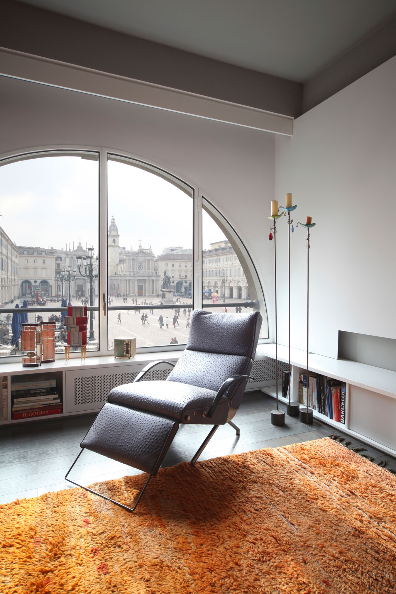 A Stunning Mezzanine Apartment with Unconventional and Spectacular Views in Turin, Italy by UdA (3)