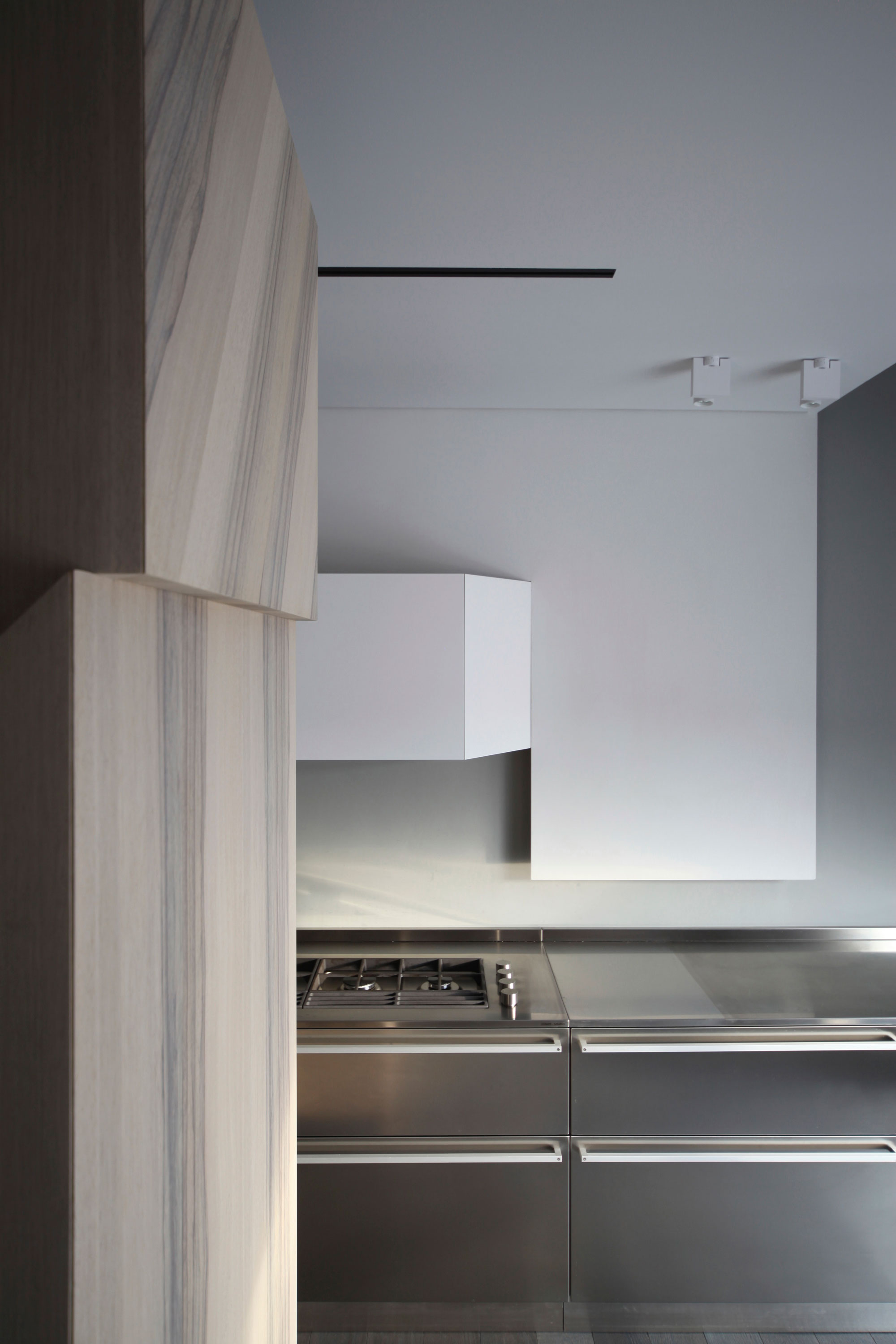 A Stunning Mezzanine Apartment with Unconventional and Spectacular Views in Turin, Italy by UdA (7)