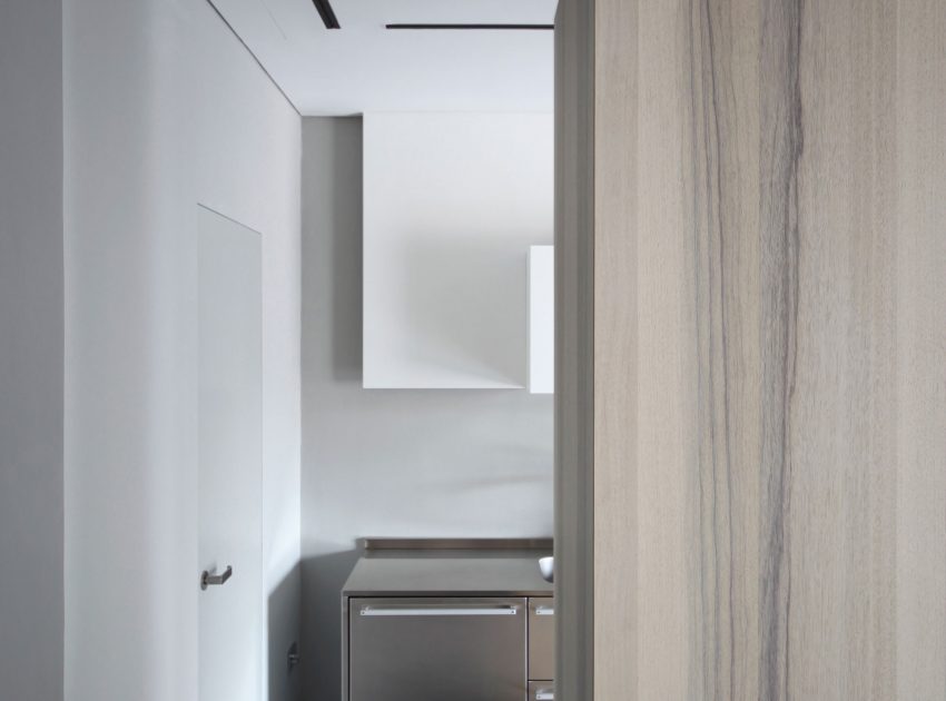 A Stunning Mezzanine Apartment with Unconventional and Spectacular Views in Turin, Italy by UdA (9)