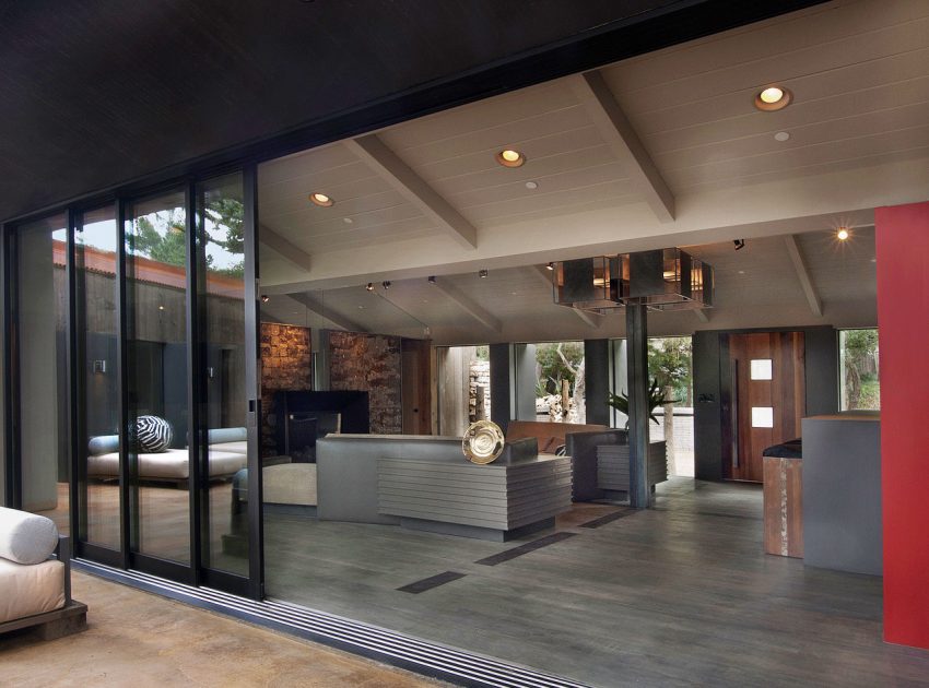A Stunning Mid-Century Home with Beautiful and Contemporary Indoor-Outdoor in Pebble Beach by Conrad Design Group (13)