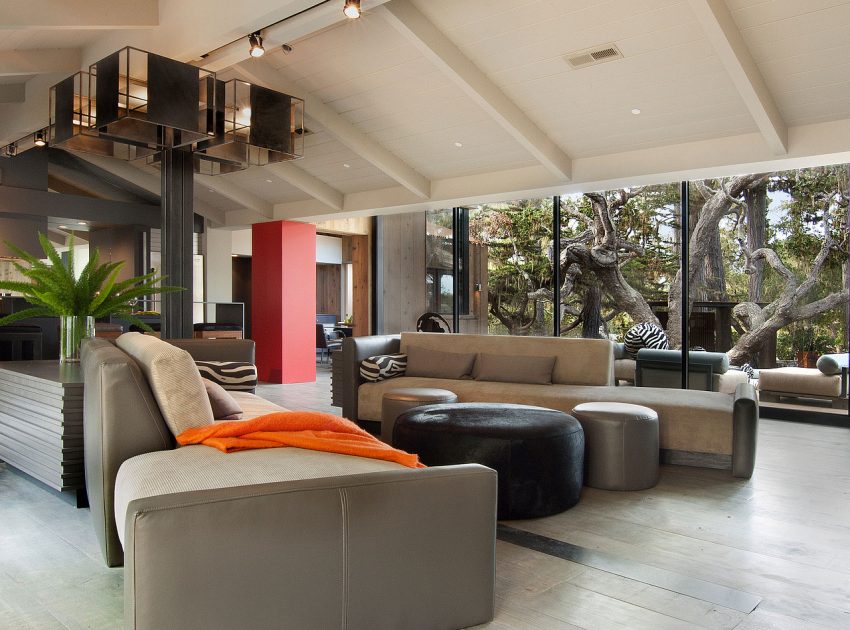 A Stunning Mid-Century Home with Beautiful and Contemporary Indoor-Outdoor in Pebble Beach by Conrad Design Group (16)