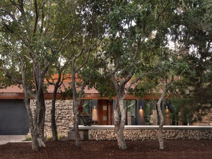 A Stunning Mid-Century Home with Beautiful and Contemporary Indoor-Outdoor in Pebble Beach by Conrad Design Group (3)