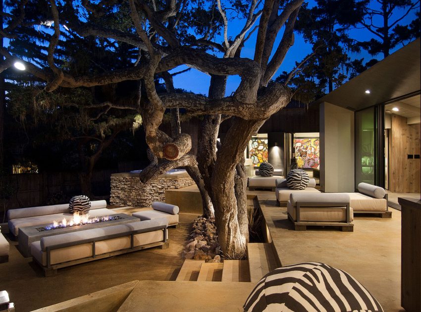 A Stunning Mid-Century Home with Beautiful and Contemporary Indoor-Outdoor in Pebble Beach by Conrad Design Group (31)