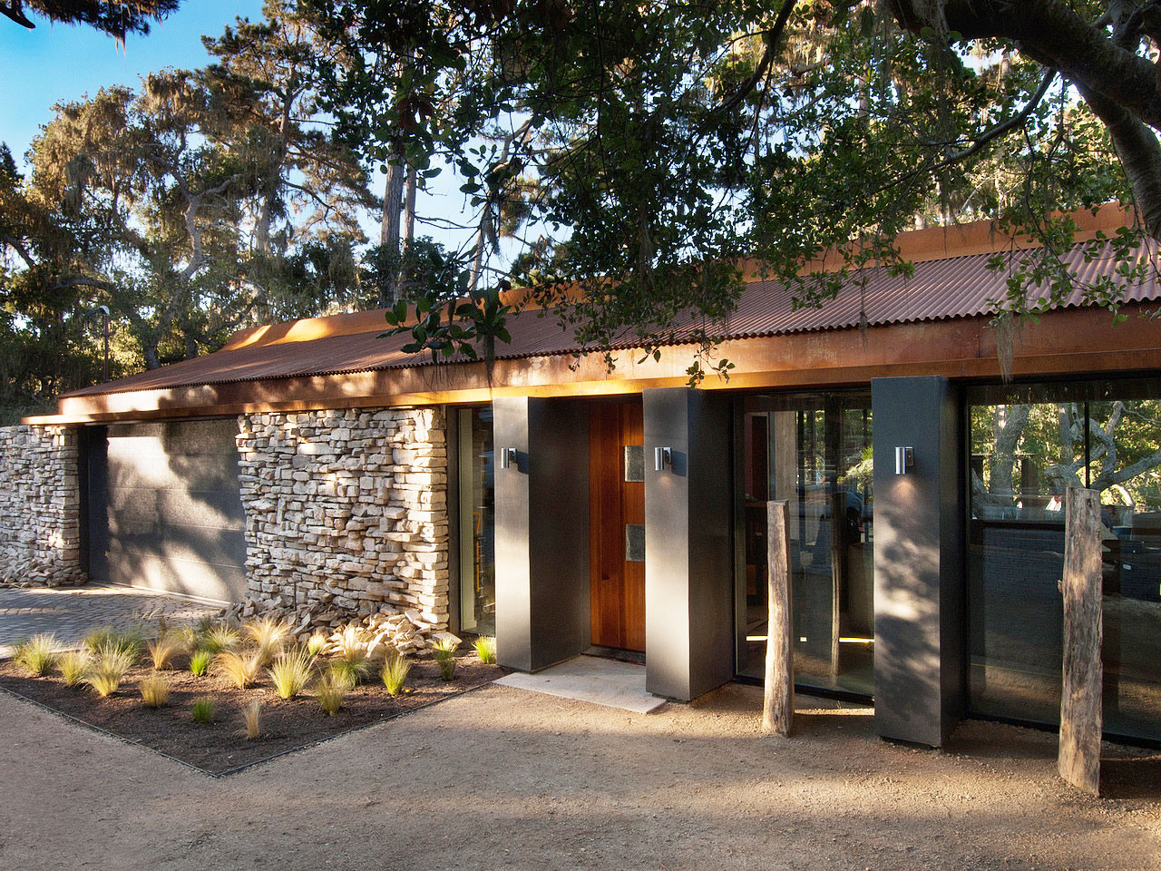A Stunning Mid-Century Home with Beautiful and Contemporary Indoor-Outdoor in Pebble Beach by Conrad Design Group (5)