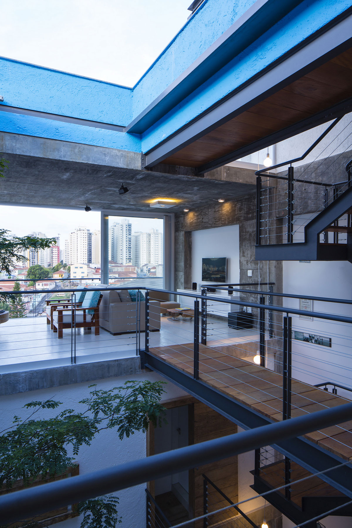 A Stunning Modern Home with Exposed Concrete and Industrial Style in São Paulo by Bonina Arquitetura (9)