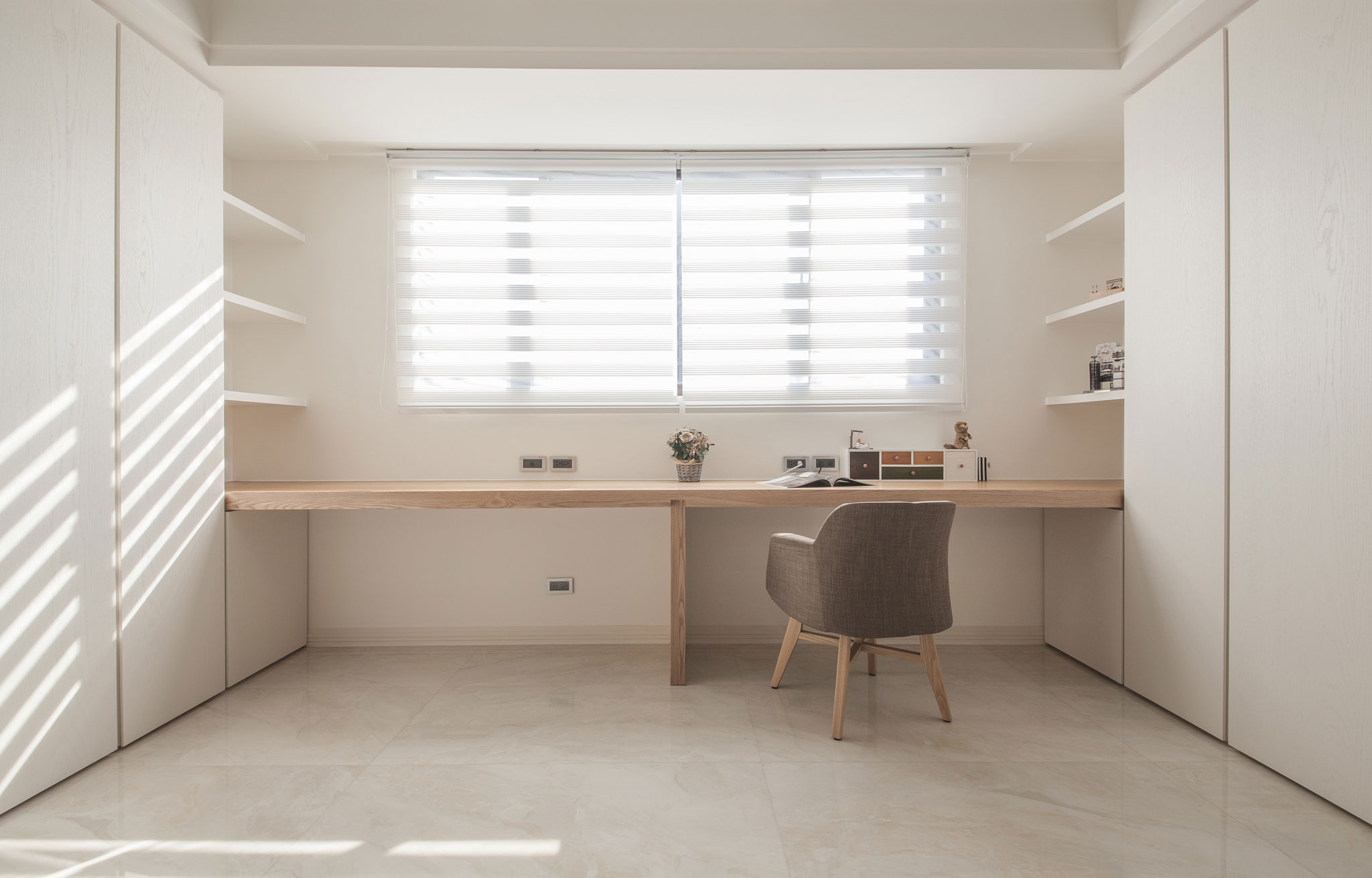 A Stunning Modern Minimalist Loft with Comfortable Interiors in Gushan District by Oliver Interior Design (12)