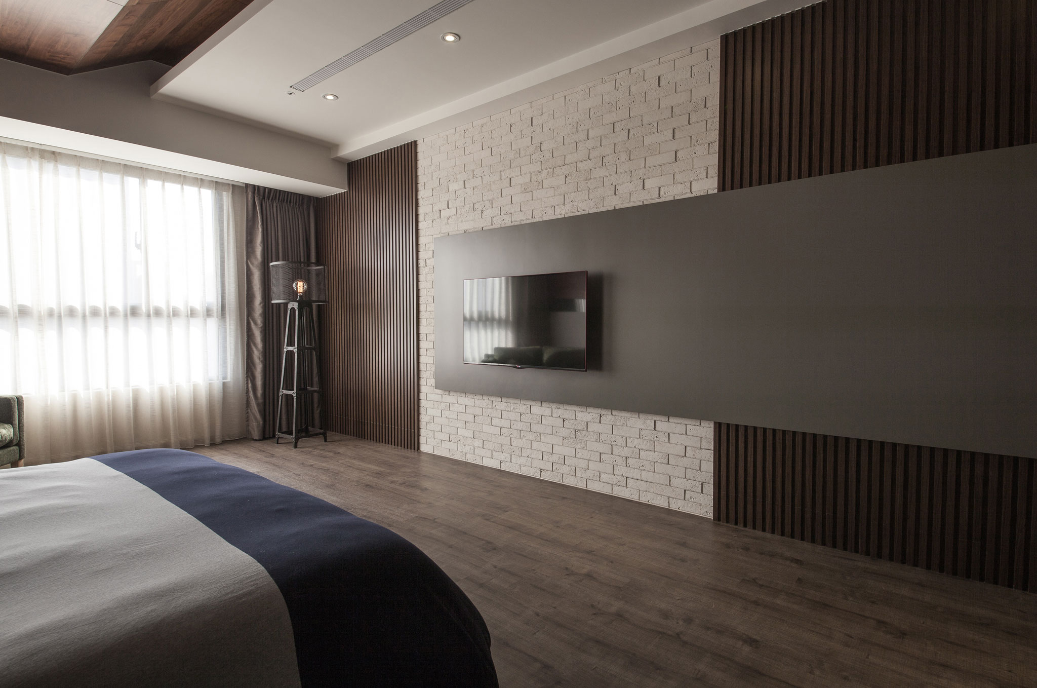 A Stunning Modern Minimalist Loft with Comfortable Interiors in Gushan District by Oliver Interior Design (14)