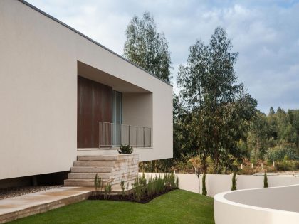 A Stunning Modern Rectangular House with a Splendid Architecture in Oporto, Portugal by Graciana Oliveira (6)