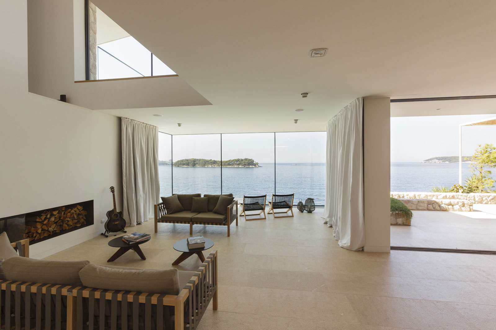 A Stunning Modern Waterfront House with Floor to Ceiling Windows in Lozica, Croatia by 3LHD (6)