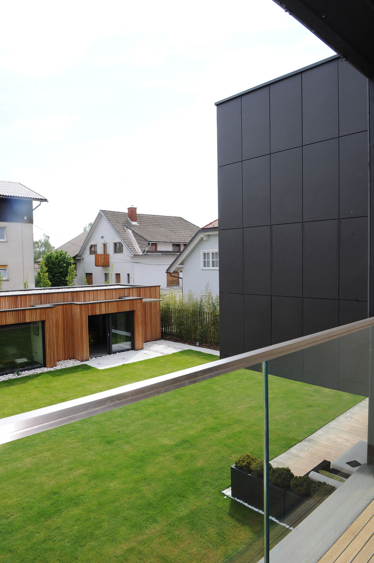 A Stunning Rectangular-Shaped House with Splendid and Neutral Interiors in Ljubljana, Slovenia by Primož Novak & Demšar arhitekti d.o.o (12)