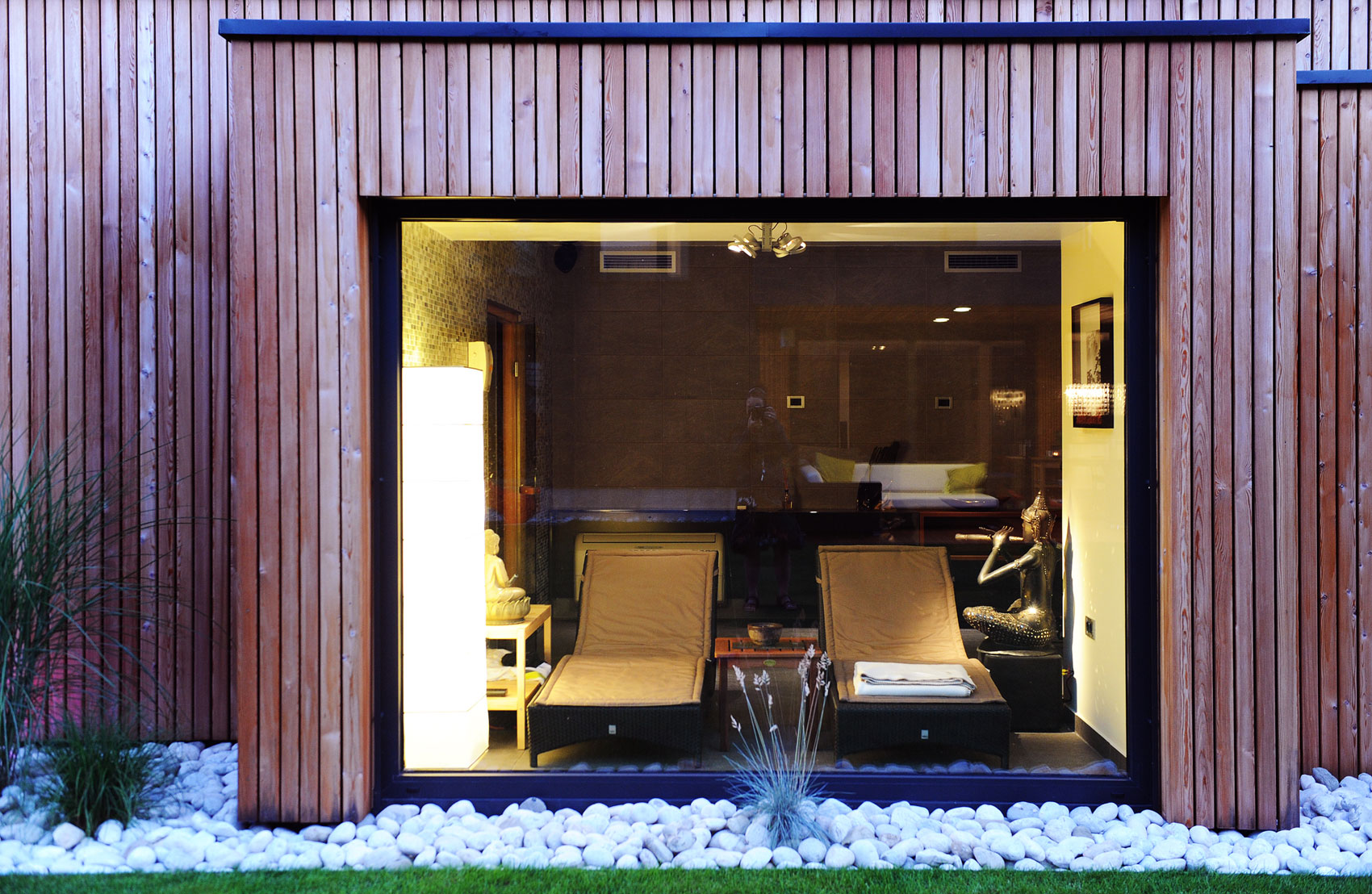 A Stunning Rectangular-Shaped House with Splendid and Neutral Interiors in Ljubljana, Slovenia by Primož Novak & Demšar arhitekti d.o.o (18)