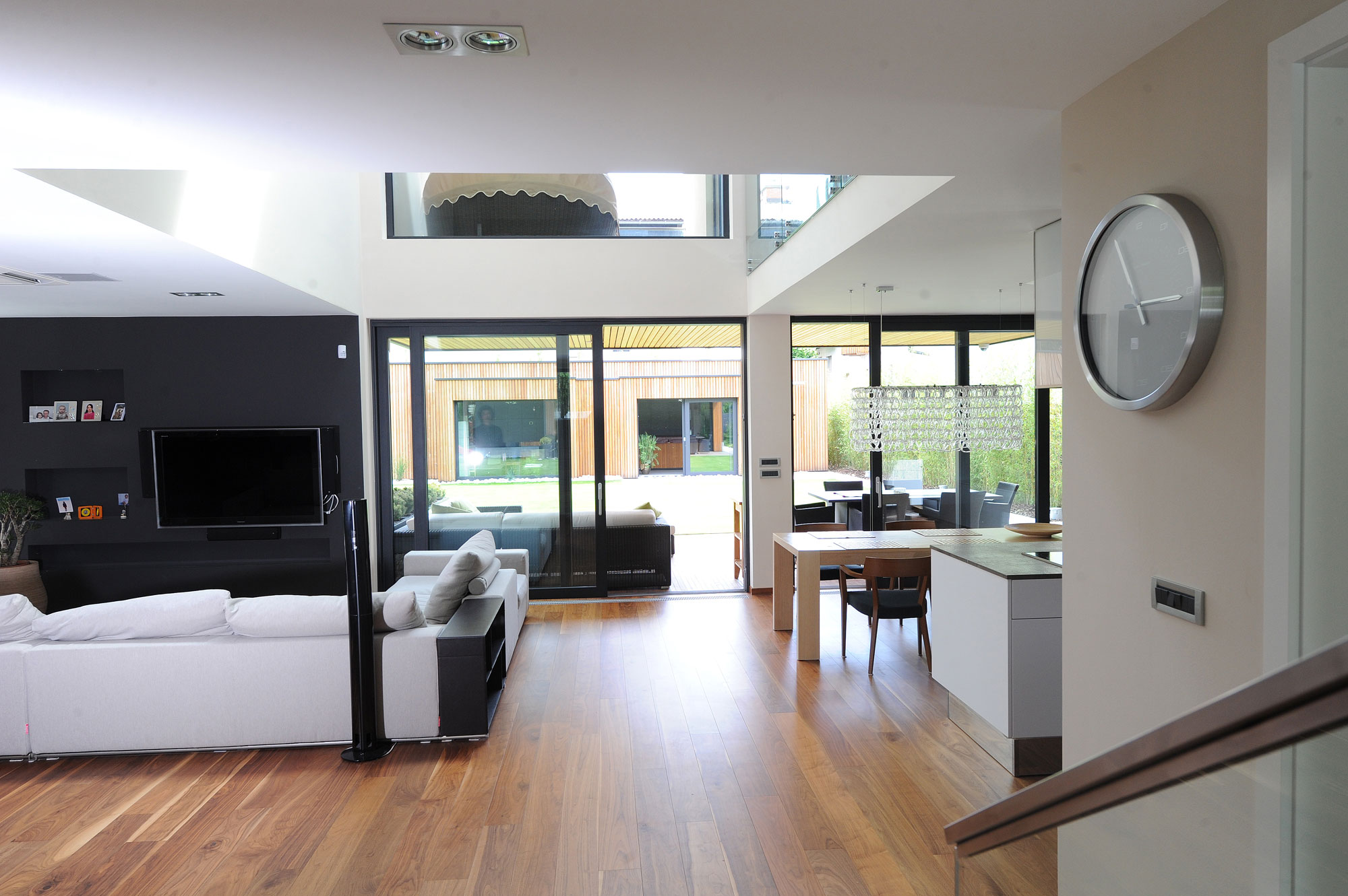 A Stunning Rectangular-Shaped House with Splendid and Neutral Interiors in Ljubljana, Slovenia by Primož Novak & Demšar arhitekti d.o.o (22)