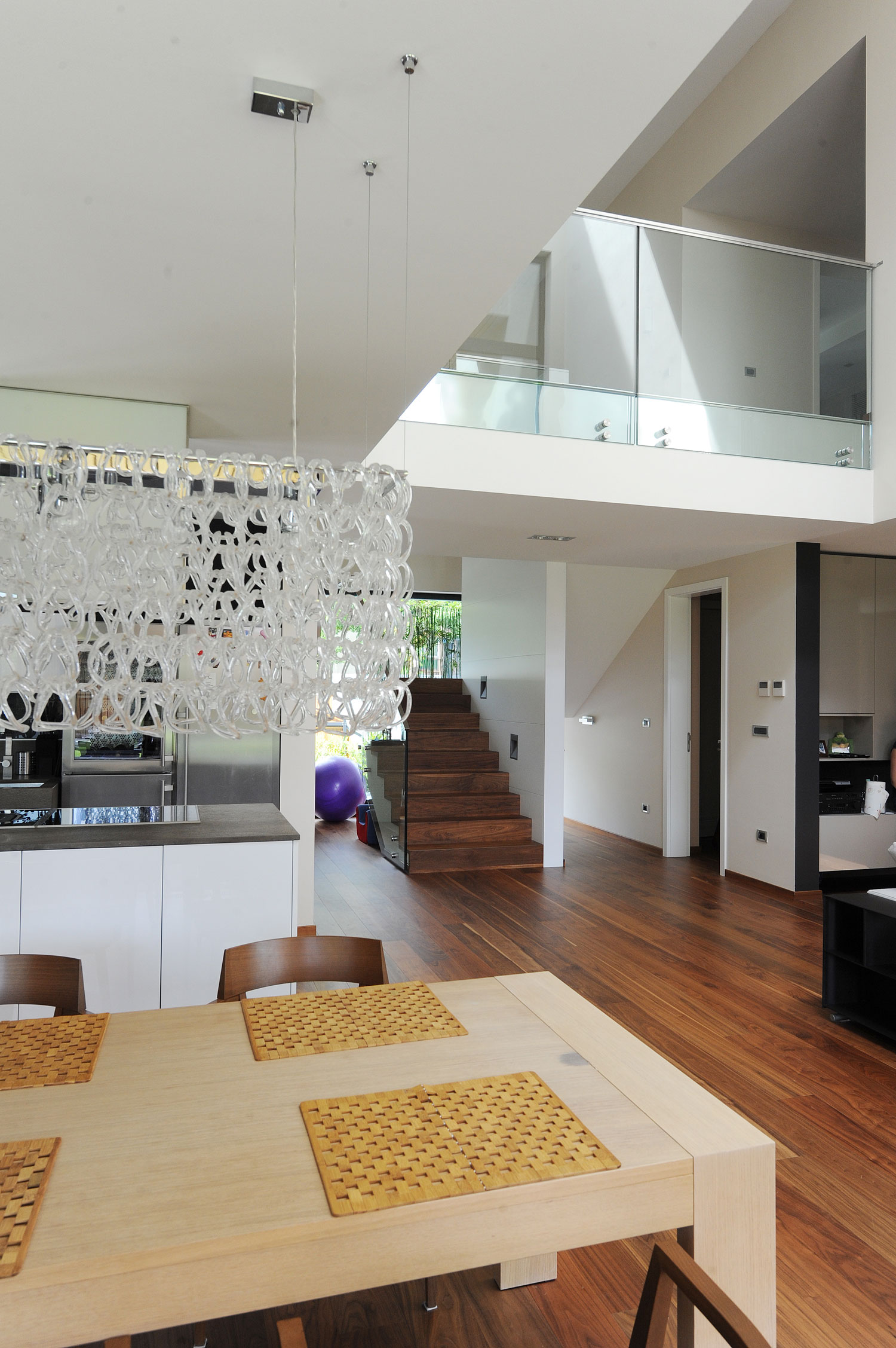 A Stunning Rectangular-Shaped House with Splendid and Neutral Interiors in Ljubljana, Slovenia by Primož Novak & Demšar arhitekti d.o.o (38)