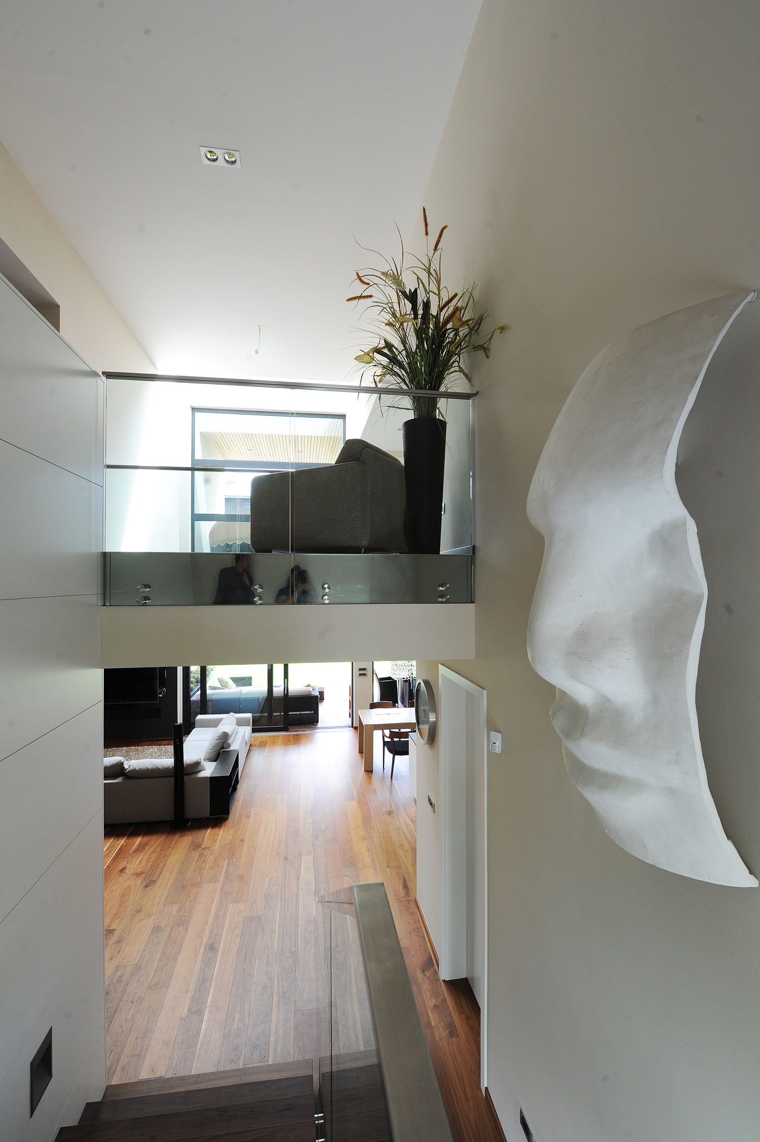 A Stunning Rectangular-Shaped House with Splendid and Neutral Interiors in Ljubljana, Slovenia by Primož Novak & Demšar arhitekti d.o.o (42)