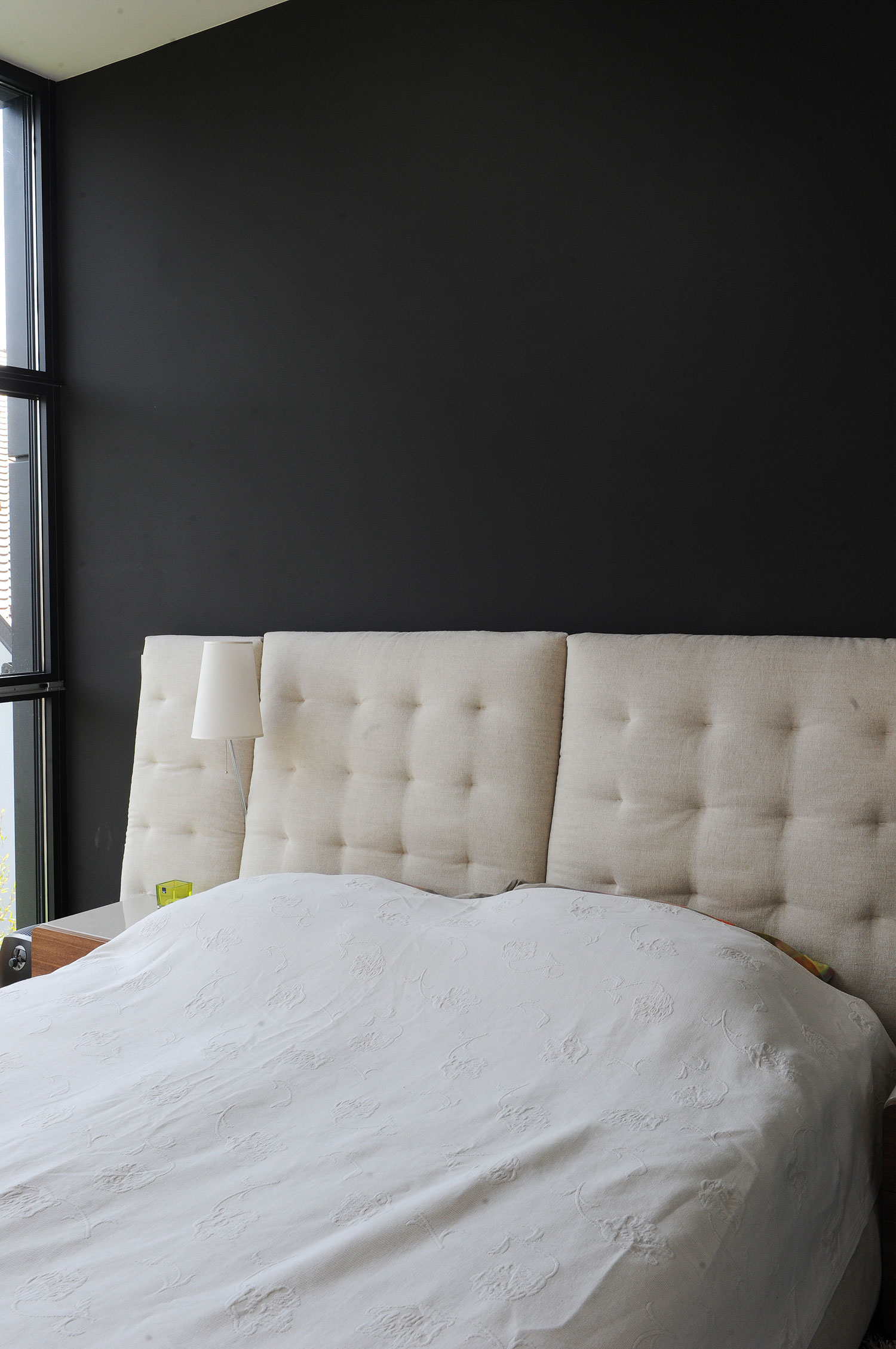 A Stunning Rectangular-Shaped House with Splendid and Neutral Interiors in Ljubljana, Slovenia by Primož Novak & Demšar arhitekti d.o.o (44)