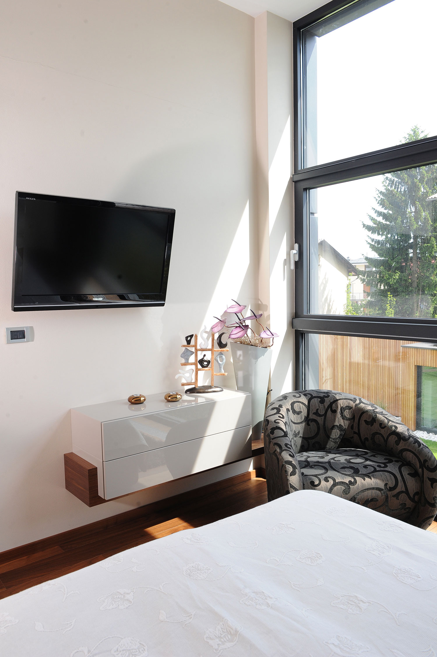 A Stunning Rectangular-Shaped House with Splendid and Neutral Interiors in Ljubljana, Slovenia by Primož Novak & Demšar arhitekti d.o.o (45)