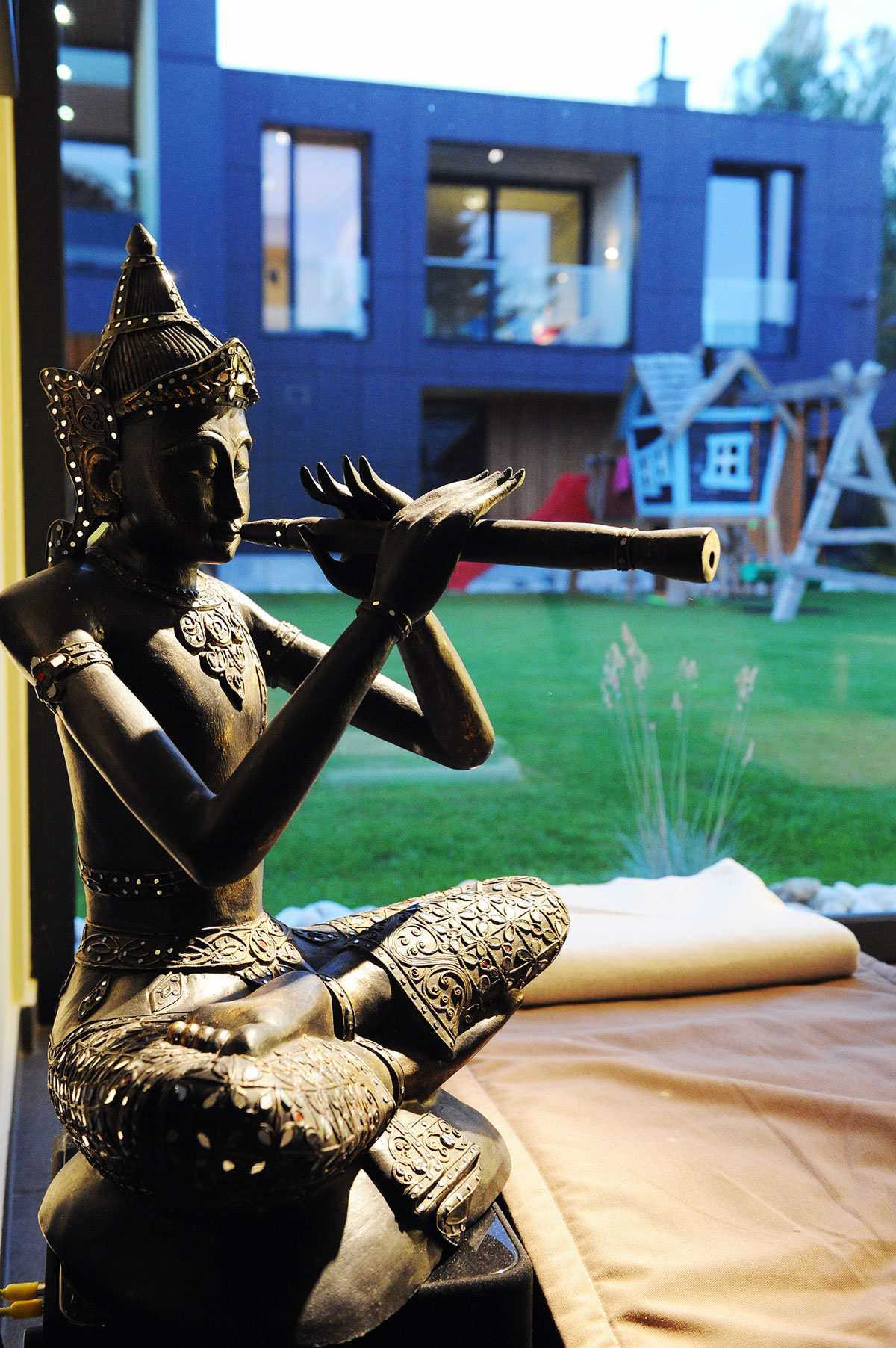 A Stunning Rectangular-Shaped House with Splendid and Neutral Interiors in Ljubljana, Slovenia by Primož Novak & Demšar arhitekti d.o.o (53)