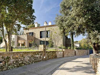 A Stunning Stone Home with Four Winds and Gabled Roof in Empordà, Spain by Núria Selva Villaronga (1)