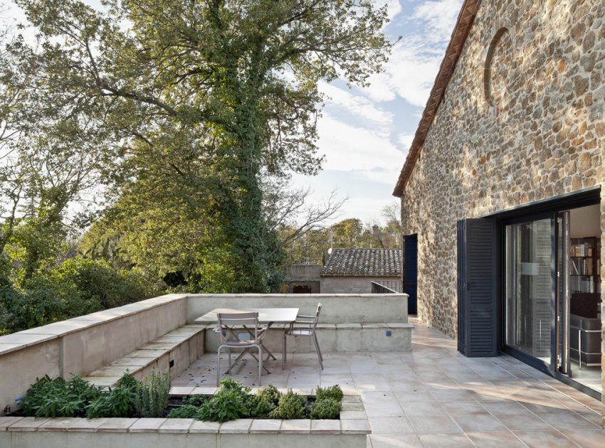 A Stunning Stone Home with Four Winds and Gabled Roof in Empordà, Spain by Núria Selva Villaronga (11)