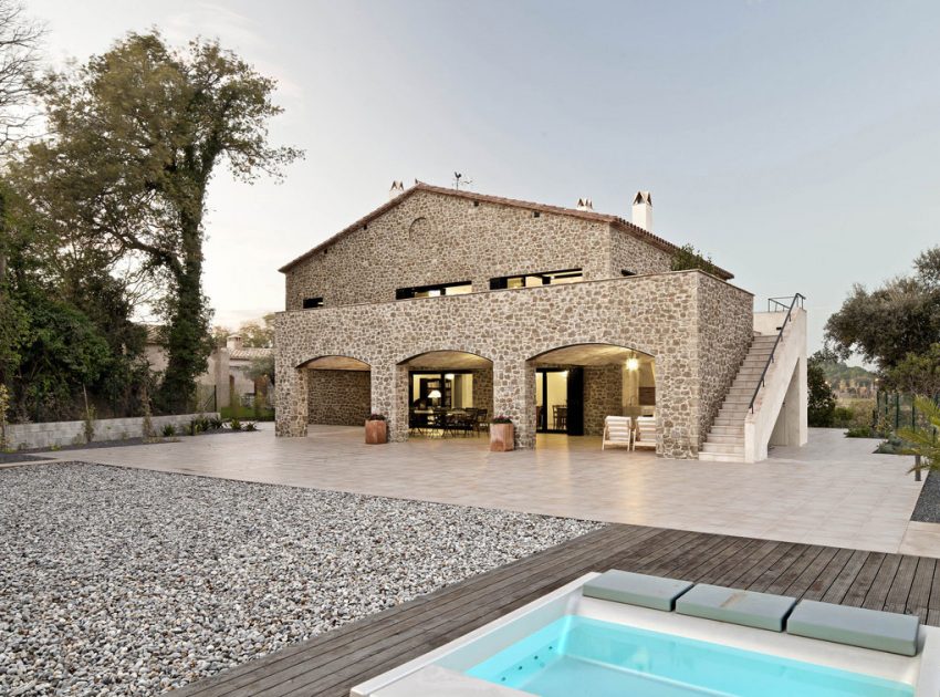 A Stunning Stone Home with Four Winds and Gabled Roof in Empordà, Spain by Núria Selva Villaronga (4)