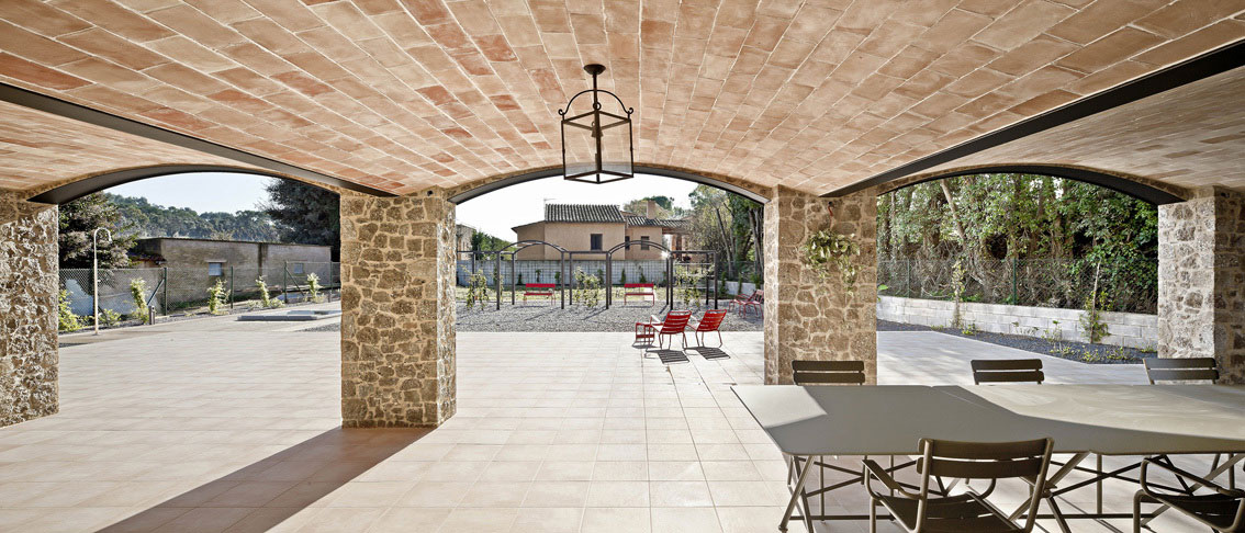 A Stunning Stone Home with Four Winds and Gabled Roof in Empordà, Spain by Núria Selva Villaronga (9)