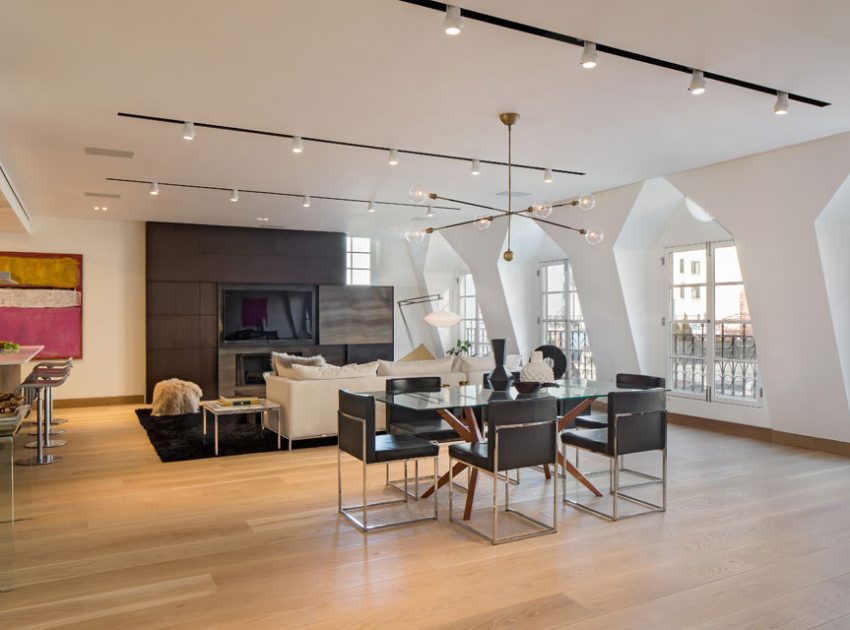 A Stunning Two-Story Penthouse with Large Terraces and Multiple Skylights in Tribeca by Turett Collaborative Architecture (4)