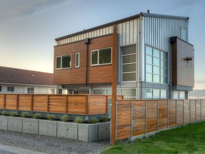 A Stunning Waterfront House Designed to Withstand a Tsunami in Camano Island
