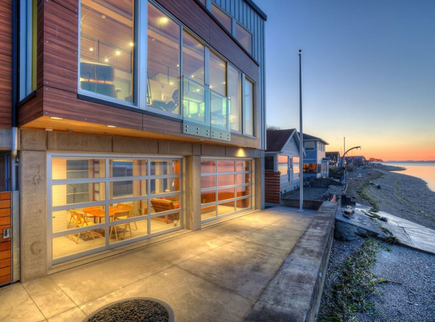 A Stunning Waterfront House Designed to Withstand a Tsunami in Camano Island by Designs Northwest Architects (37)