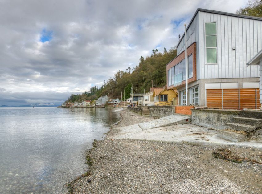 A Stunning Waterfront House Designed to Withstand a Tsunami in Camano Island by Designs Northwest Architects (5)