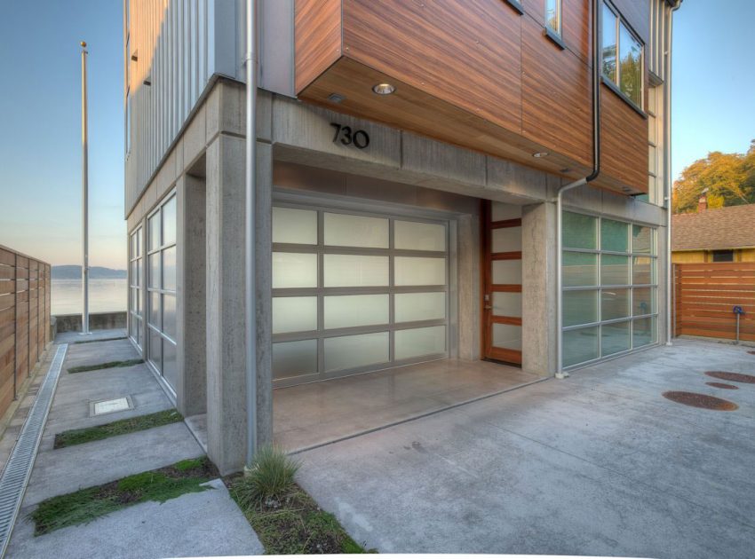 A Stunning Waterfront House Designed to Withstand a Tsunami in Camano Island by Designs Northwest Architects (8)