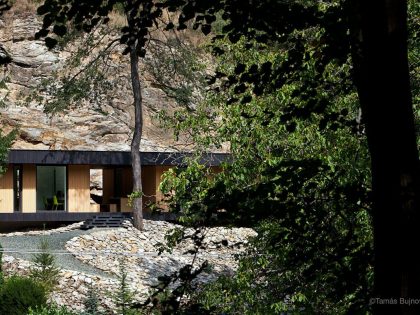 A Stunning Wood and Stone House with Luminous and Elegant Interior in Koszeg, Hungary by Béres Architects (2)