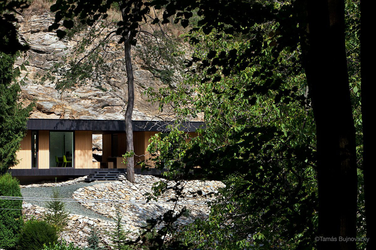 A Stunning Wood and Stone House with Luminous and Elegant Interior in Koszeg, Hungary by Béres Architects (2)