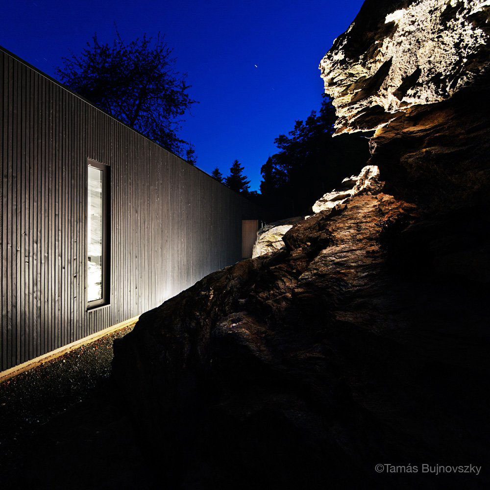 A Stunning Wood and Stone House with Luminous and Elegant Interior in Koszeg, Hungary by Béres Architects (20)
